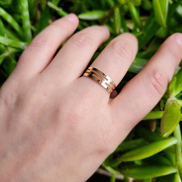 New Classic Gold Simple Geometric Ring Band & Toe Ring - Picture 3 of 9